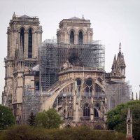 Jutro nakon katastrofalnog požara u katedrali Notre Dame