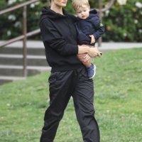 Rosie Huntington-Whiteley sa sinom