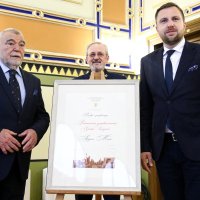 Stjepan Mesić ipak primio nagradu Počasnog građanina Sarajeva