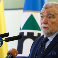 Stjepan Mesić ipak primio nagradu Počasnog građanina Sarajeva