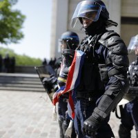 Sukob "žutih prsluka" i policije na prosvjedu u Francuskoj