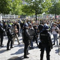 Sukob "žutih prsluka" i policije na prosvjedu u Francuskoj