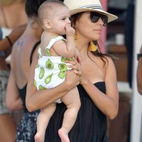 Eva Longoria sa sinom na St. Bartsu