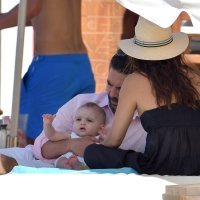 Eva Longoria i Jose Baston sa sinom na St. Bartsu