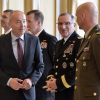 Damir Krstičević i Curtis Michael Scaparrotti