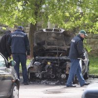 Tijekom noći u Zvonimirovoj ulici izgorio BMW