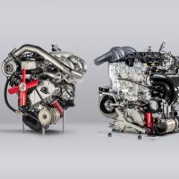 BMW P48 (desno) i BMW M121 (lijevo)