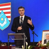 Predsjednica i premijer na proslavi Dana Karlovačke županije