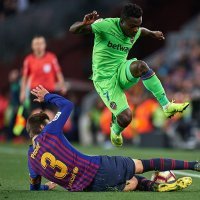 Barcelona (Gerard Pique) - Levante (Moses Simon)