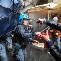 Sukob nezaposlenih s policijom u Napulju 29. travnja 2019.