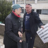 Incident na proslavi 28. godisnjice prosvjeda ispred zgrade Banovine protiv okupacije Republike Hrvatske od strane JNA