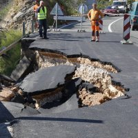 Odron na Jadranskoj magistrali (D8) u mjestu Podgora kod Makarske