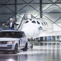 Land Rover vuče SpaceShipTwo svemirski brodi tvrtke Virgin Galactic