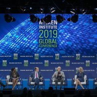 Niall Ferguson, Soraya Hakuziyaremye, Michael Milken, Paul Hawken, Kerry Healey i Terry McAuliffe