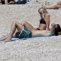 Turisti uživaju u toplom i sunčanom danu na makarskom području