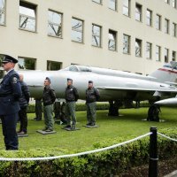 MiG-21 Rudolfa Perešina ispred zgrade MORH-a