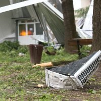 Vjetar otpuhao limeni krov