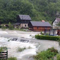 Nabujala rijeka Korana odsjekla selo Korana