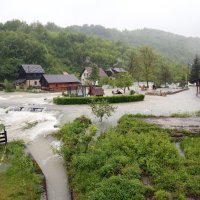 Nabujala rijeka Korana odsjekla selo Korana