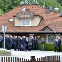 Andrej Plenković i HDZ-ovi kandidati kod rodne kuće Franje Tuđmana