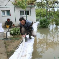 Zbog visokog vodostaja Mrežnice poplavljene su brojne ceste na području Duga Rese