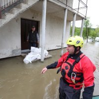 Zbog visokog vodostaja Mrežnice poplavljene su brojne ceste na području Duga Rese