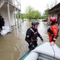 Zbog visokog vodostaja Mrežnice poplavljene su brojne ceste na području Duga Rese