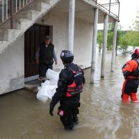 Zbog visokog vodostaja Mrežnice poplavljene su brojne ceste na području Duga Rese