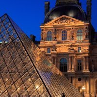 Staklena piramida, Louvre, Pariz