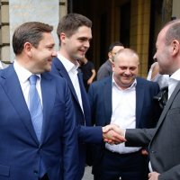 Andrija Mikulić, Karlo Ressler, Manfred Weber