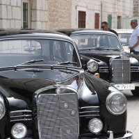 U Imotskom izloženi oldtimer Mercedesi