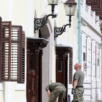 Vojnici boje stražarnicu pred Vladom
