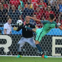 Gabor Kiraly cristiano ronaldo