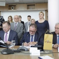 Predsjednica RH nazočila potpisivanju ugovora između Zarubežnjefta i Crodux plina