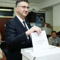 Premijer Andrej Plenković dao svoj glas na izborima za Europski parlament