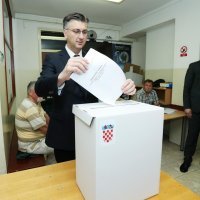 Premijer Andrej Plenković dao svoj glas na izborima za Europski parlament