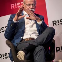 Dieter Zetsche u Hong Kongu 2018. na Daimlerovoj RISE konferenciji o umjetnoj inteligenciji i mobilnosti budućnosti