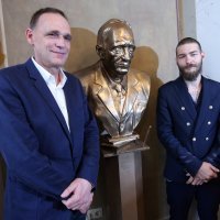 U atriju HNK Šibenik otkrivena je bista Ive Brešana