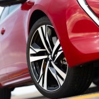 Peugeot 508 GT i detalj felgi od lakometalnih legura