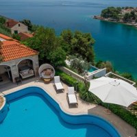 Vila Godi Star, Selca