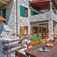 Vila Lemešić, Milna