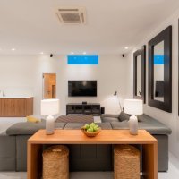 Vila Cypres, Sutivan