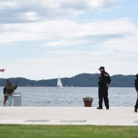 Razbijeno nekoliko solarnih ploča na instalaciji Pozdrav Suncu u Zadru