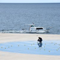 Razbijeno nekoliko solarnih ploča na instalaciji Pozdrav Suncu u Zadru