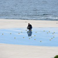 Razbijeno nekoliko solarnih ploča na instalaciji Pozdrav Suncu u Zadru