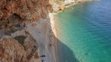 Ova skrivena plaža je jedna od najljepših na Jadranu, a iznenadit će vas kako je nastala