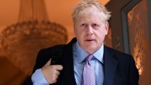 Johnson pod pritiskom dijela kolega da objasni dolazak policije u svoj dom