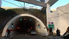 Usporen promet zbog nesreće u tunelu Javorova kosa