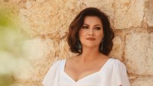 Nina Badrić odmara na Hvaru u zanimljivom muškom društvu