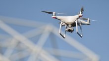 Opet dron: Splitski aerodrom privremeno zatvoren, avioni kružili ili skrenuli za Zadar
